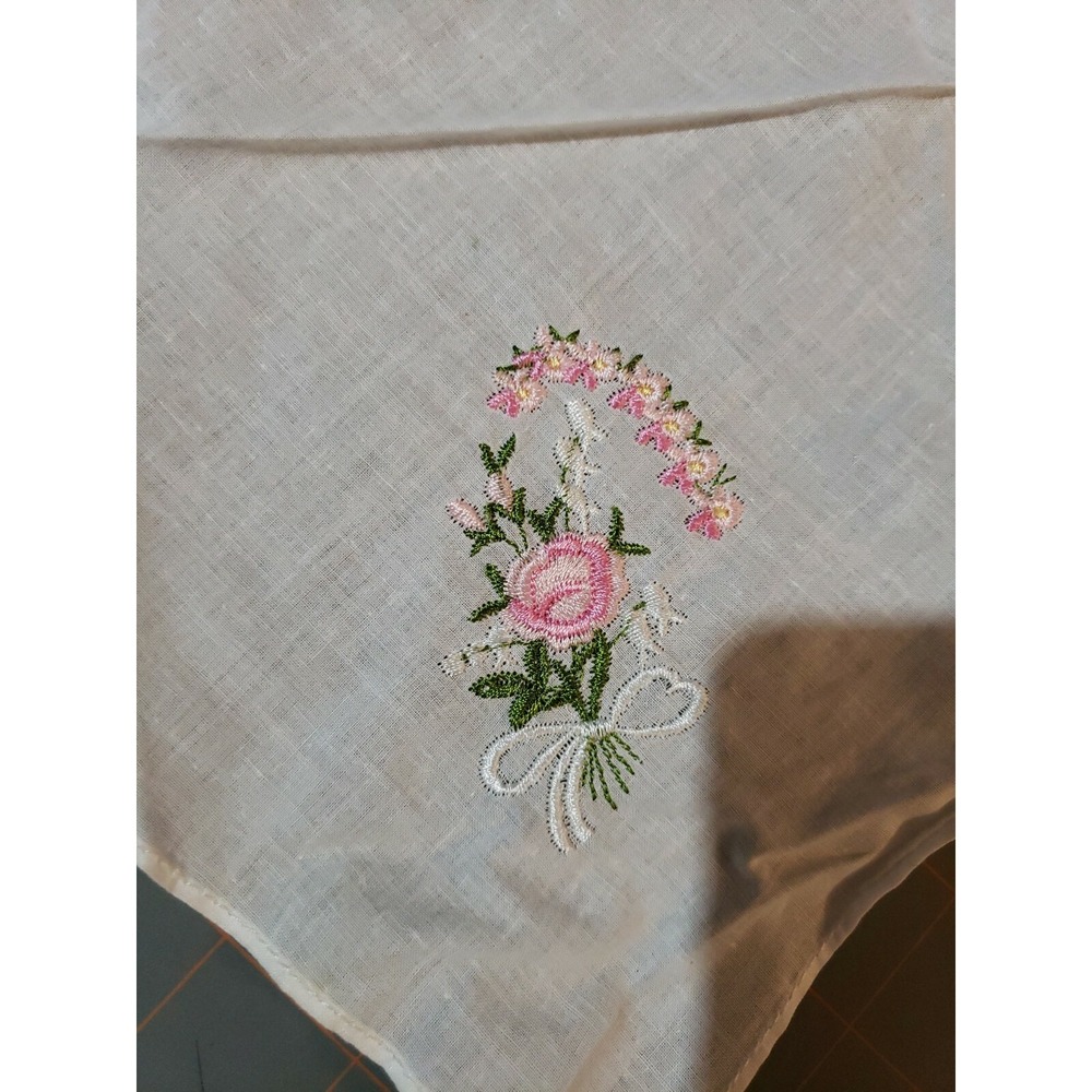 Handkerchief Vintage Ladies Rosebud Embroidery Roses white Cottagecore Farmhouse